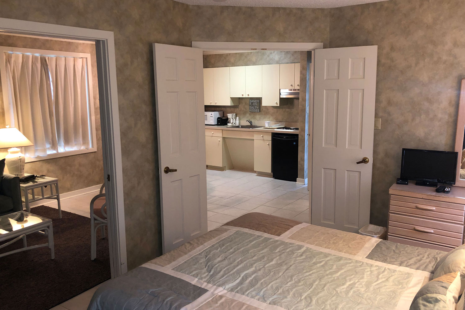 1 Bedroom Apartment - Lower